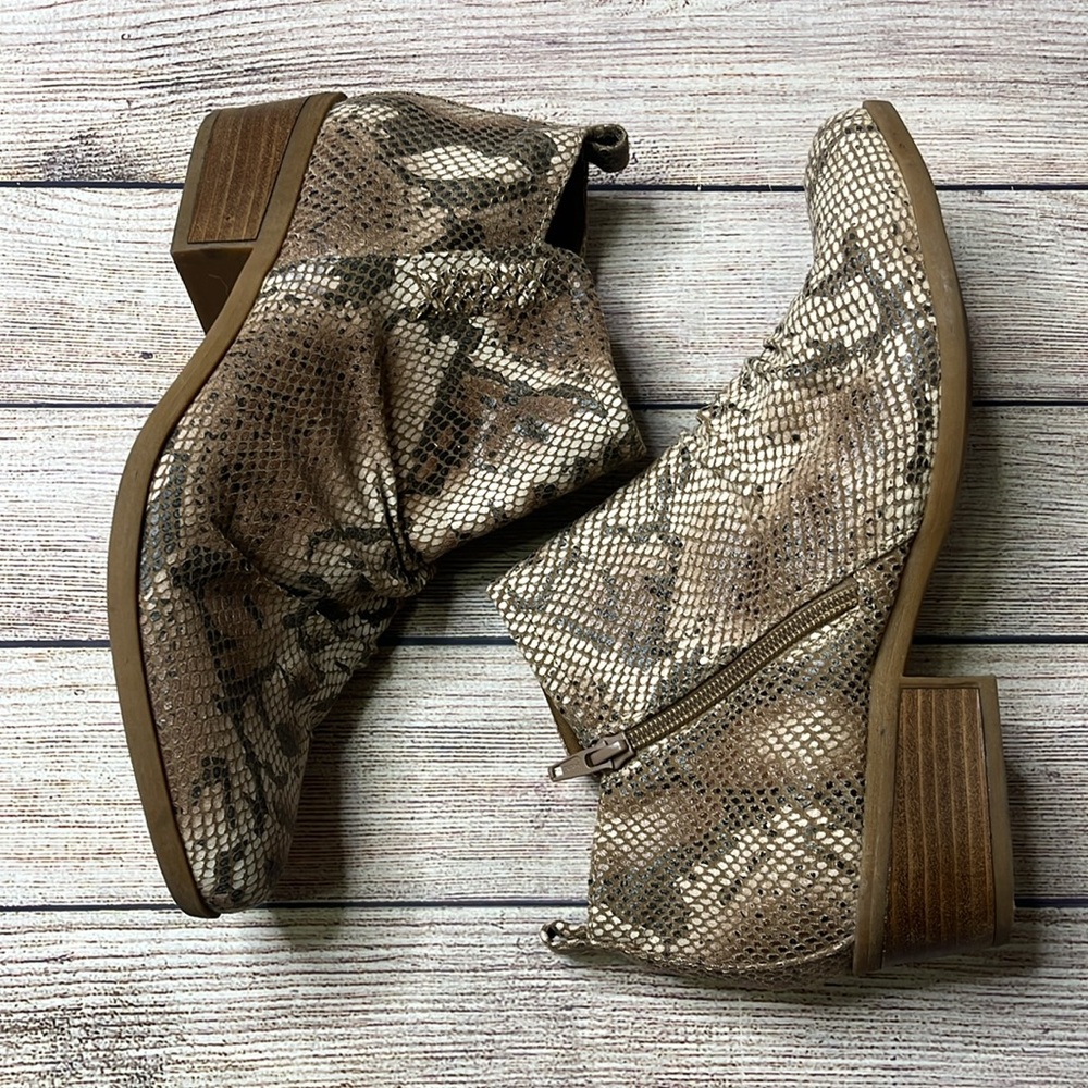 Bare Traps Grafton Snakeprint Faux Leather Ankle Booties Size 10 - Picture 4 of 11